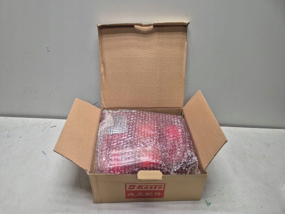 Lampa Tylna Prawa Volkswagen Passat B5 Sedan 96-00 3Bd945096 Koito Nowa