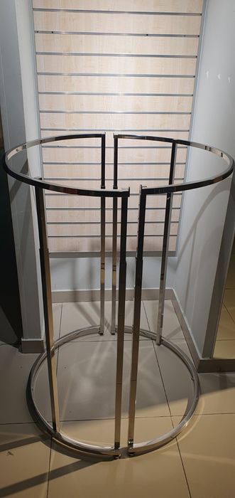 Манекени ростові, торси   жіночі , вживані. Обладнання для магазину.