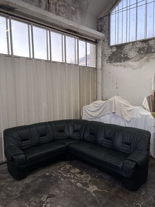 Мʼякий кутовий диван шкіряний з двома Кріслами комплект