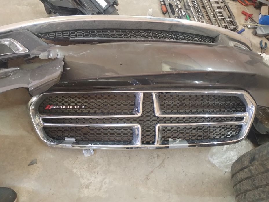 Dodge Durango бампер так як на фото