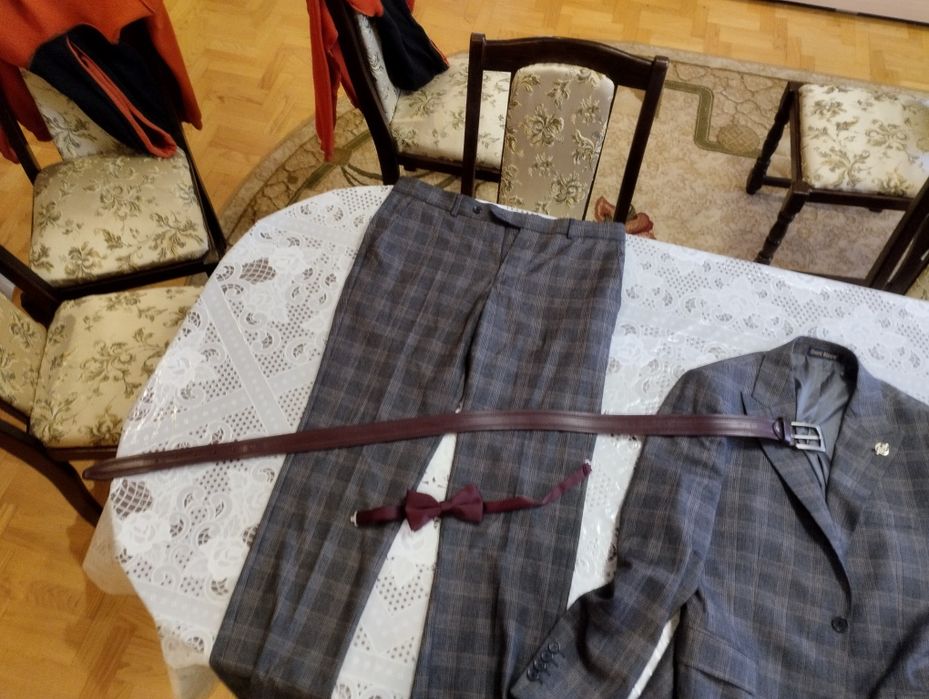 Костюм на випускний