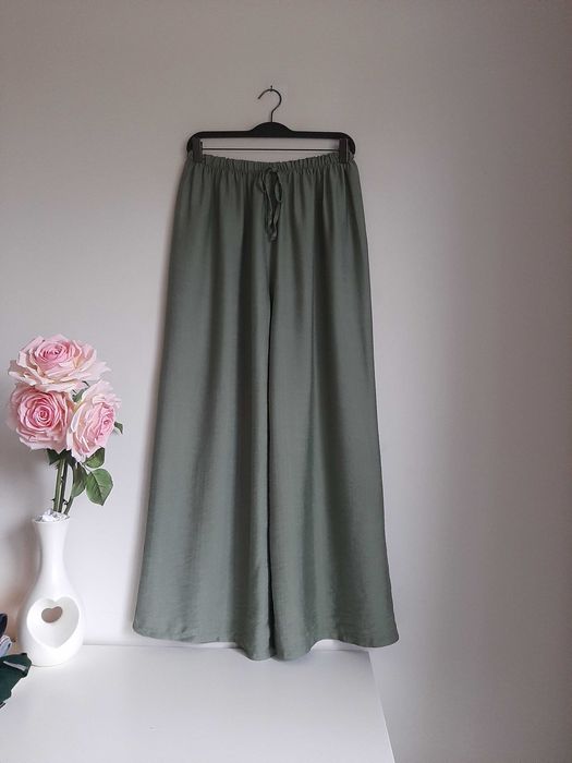 Szerokie lejące spodnie M