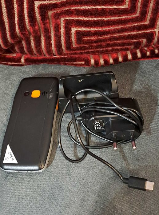 Telemóvel Tokvia com suporte de carregador