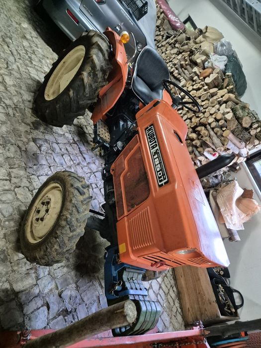 Trator Kubota  185 com tração