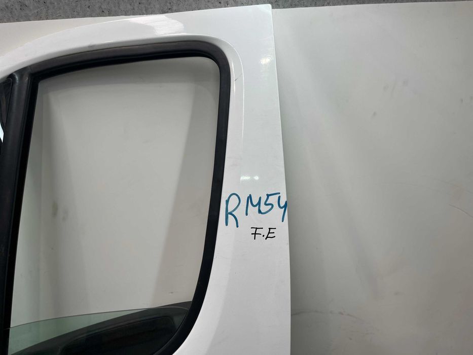 Porta frontal esquerda Peugeot Boxer/ Citroen Jumper (2018)