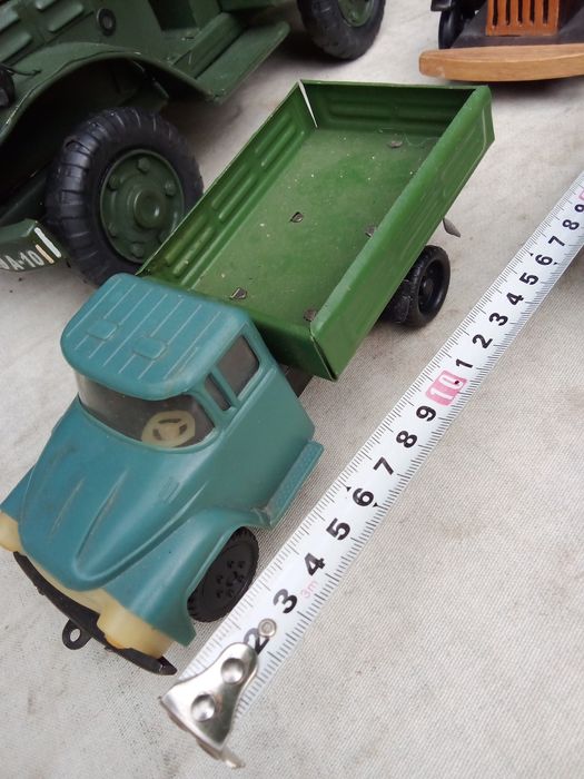 Детская игрушка  ЗИЛ - 130 ССР.