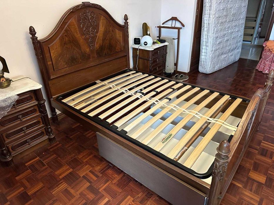 Mobília de Quarto - raiz de nogueira