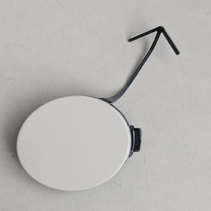 Буксирувальна заглушка переднього бампера Volkswagen Tiguan 5N0807241C