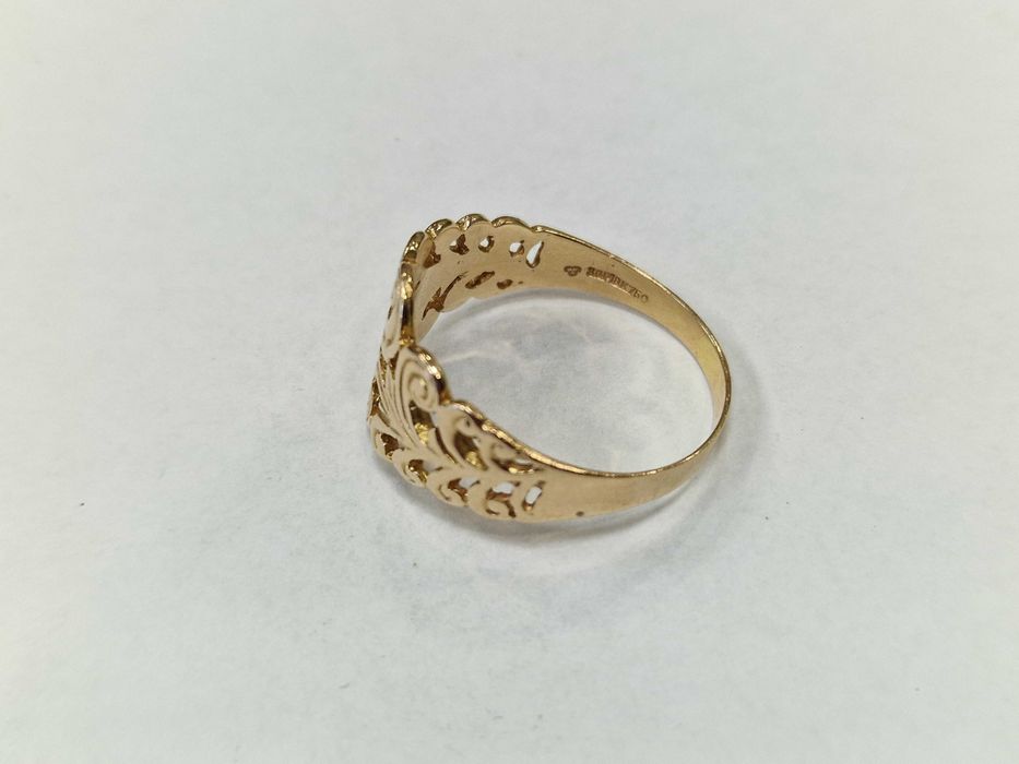 Złoty pierścionek/ 750/ 5.13 gram/ R26/ Lite złoto/ XX wiek/ Szwecja