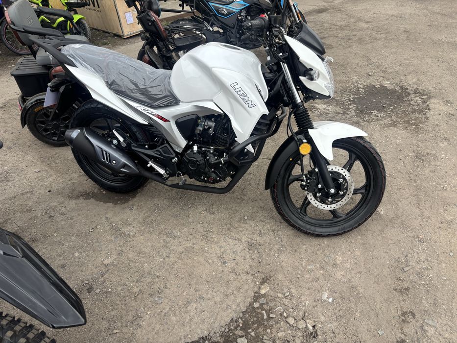 Мотоцикл LIFAN KP200