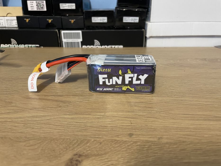 Dron fpv z aparatura