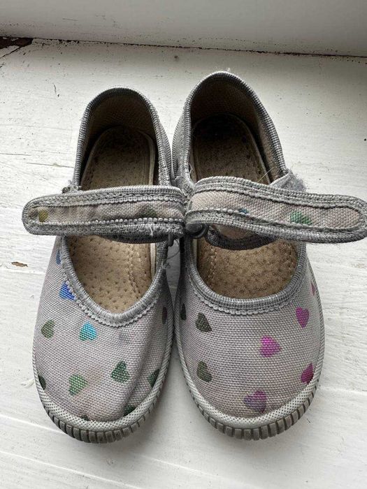 Дитячі тапочки в садочок