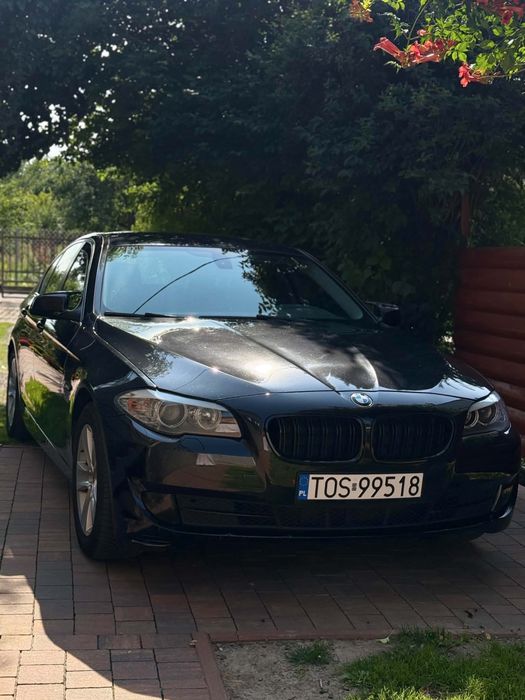 Bmw f10 520d czarna/sedan