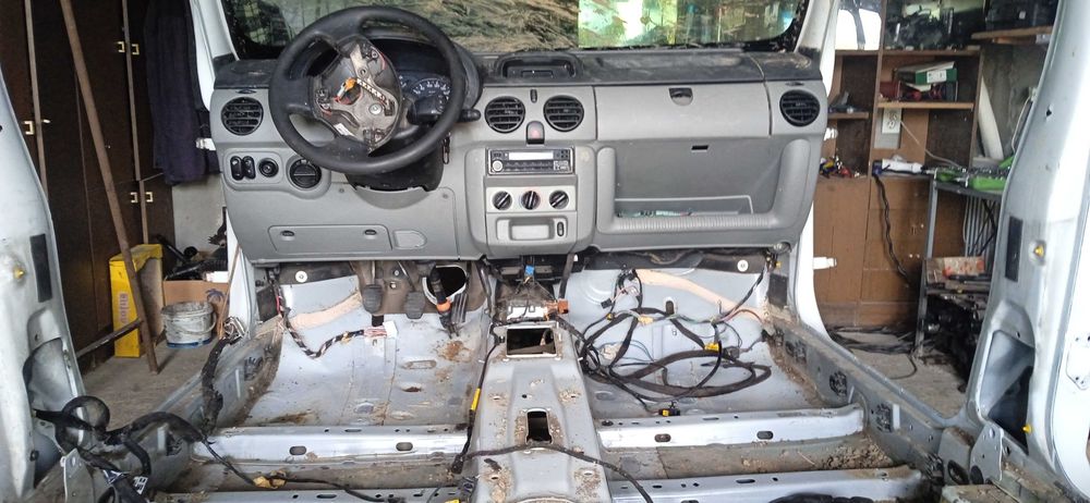 Скло бокове ліве RENAULT KANGOO 1996 2007