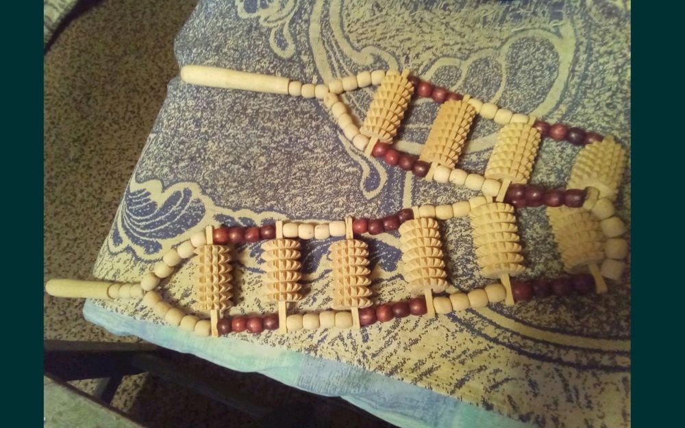 Массажор, ног, спины , головы, бедра , эспандер .