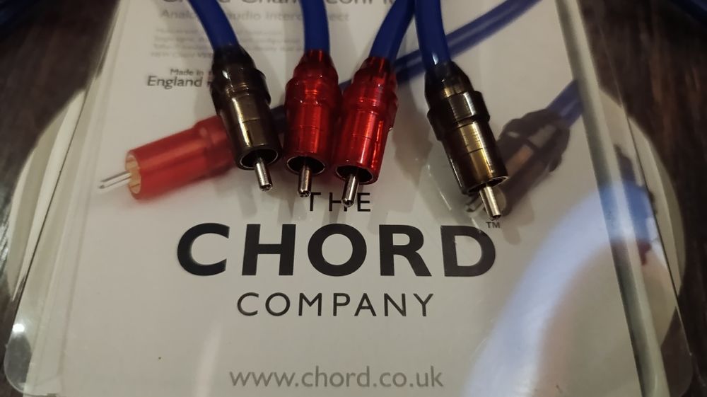 Межблочный кабель CHORD Chameleon Plus RCA-RCA XLR-XLR 2x1m