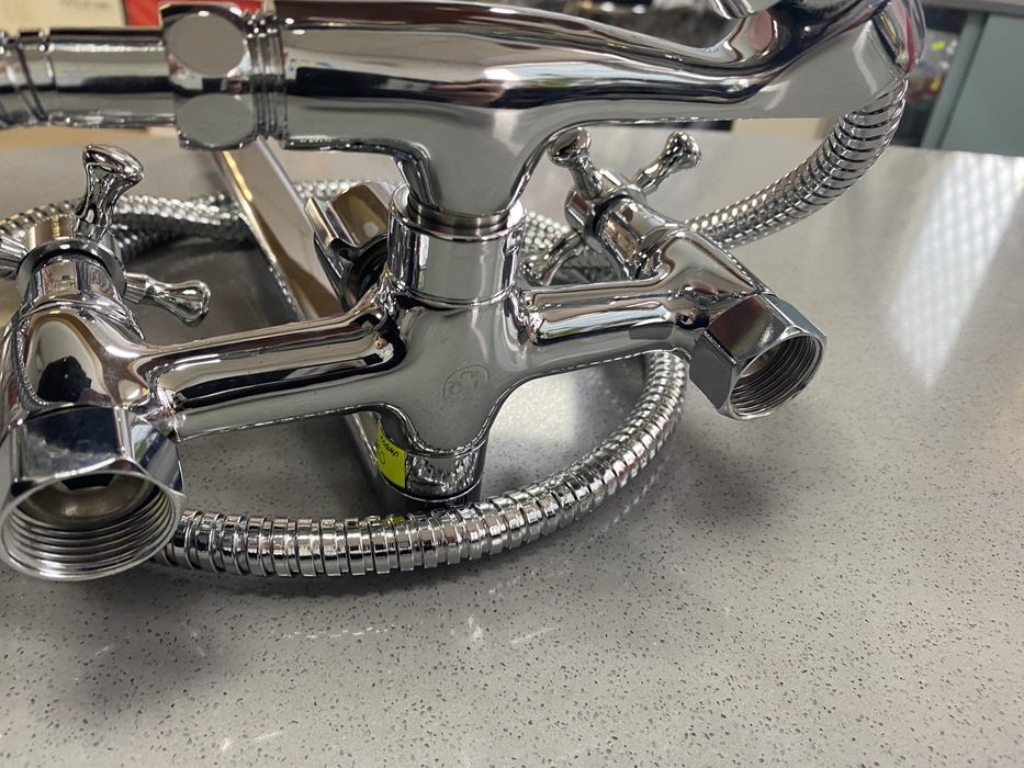 Латунный смеситель в ванную MF-140 Mayfair Smes