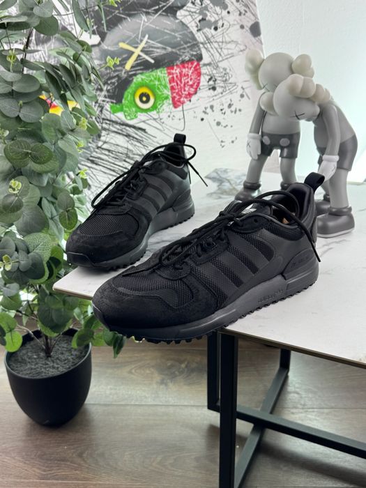 Кросівки Adidas ZX 700 44 розмір Е13064