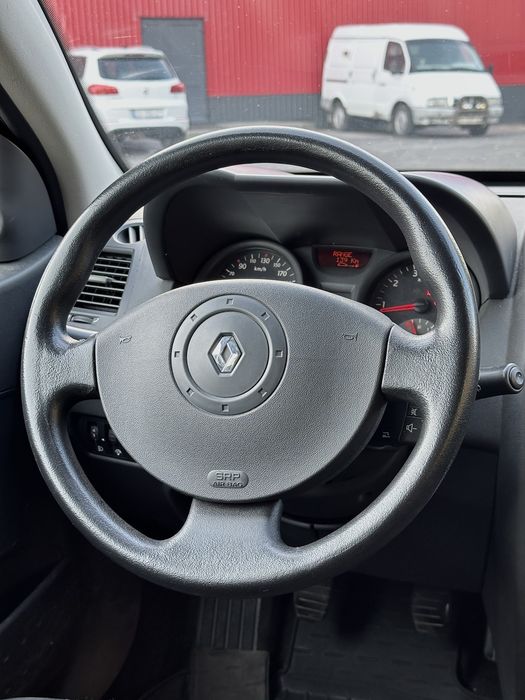 Автомобіль Reno Megan 2