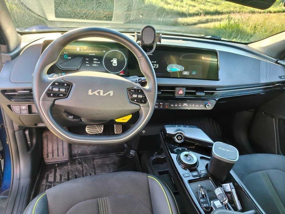 Автомобіль KIA EV6