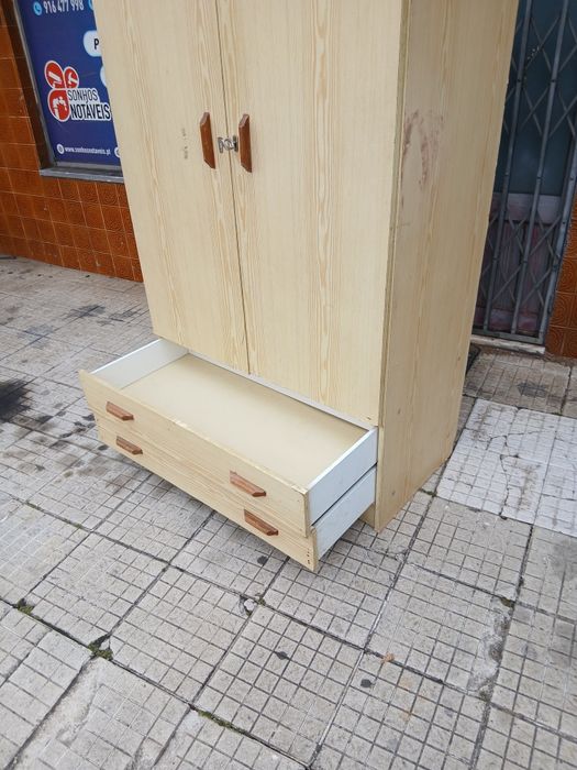 Roupeiro 2 portas e 2 gavetas com espelho