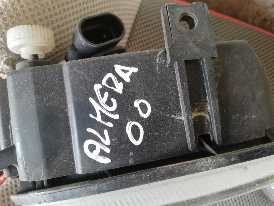 Farois De um NISSAN Almera