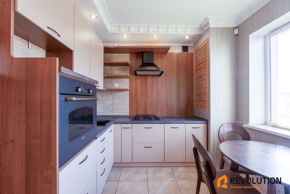 Без %, Соф. Борщагівка продаж дворівневої квартири  з готовим ремонтом