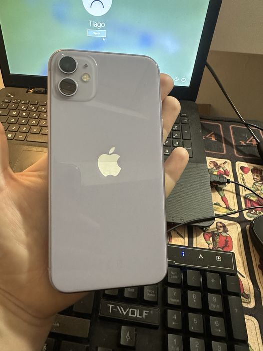 Iphone 11 roxo novo