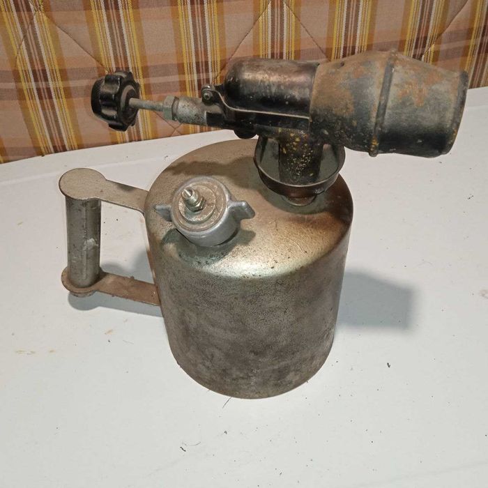 Продаю паяльну лампу