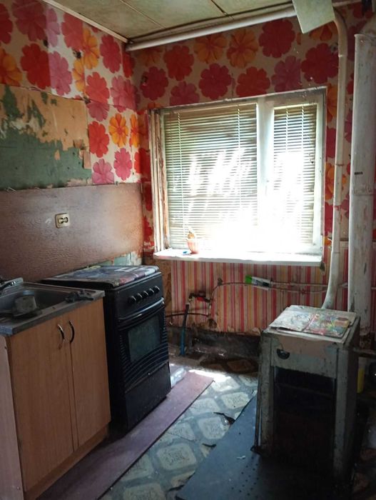 + Продам часть дома ул. Степная р-н дет.поликлиники 9800 дол.