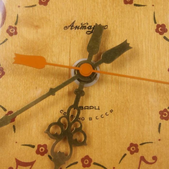 Relógio de parede da antiga União Soviética