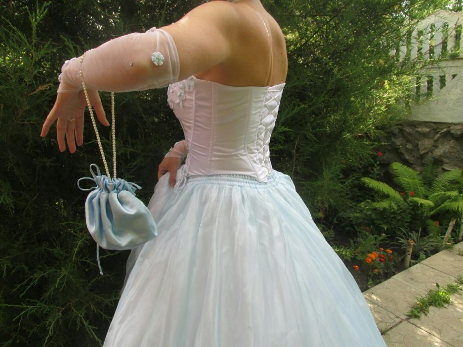 Весільна сукня ручної роботи розшита бісером