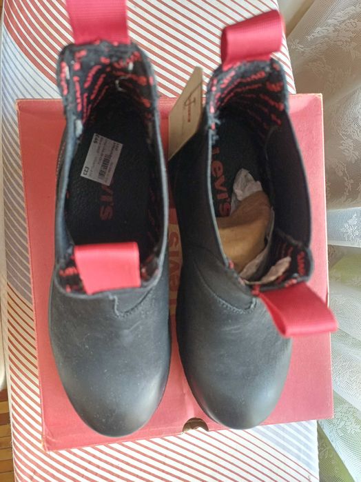 Демісезонні черевички дівчинці Levi's, 34 р.