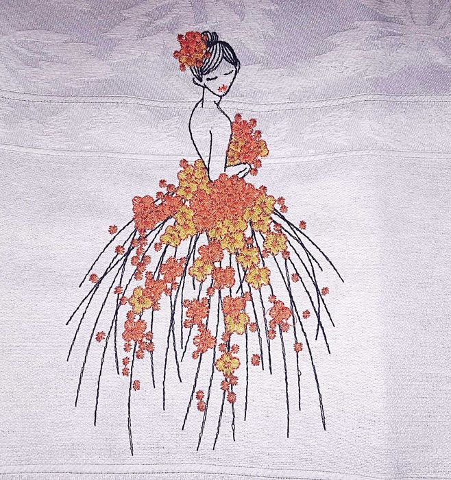 Pano decorativo com ponto de renda cor de laranja feito à mão