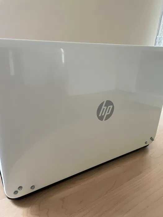 Ноутбук HP 15 в робочому стані