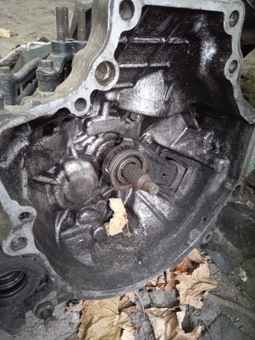 МКПП Mazda 626 1989, 1.8 бензин