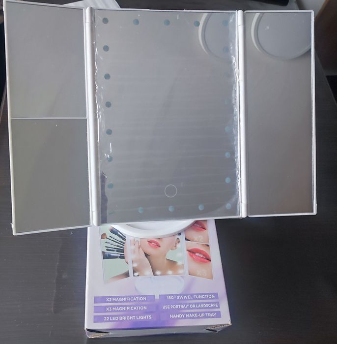 Потрійне дзеркало з лед підсвіткою