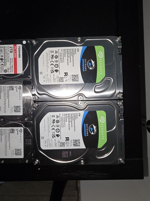 Diversos discos sem bad sectors e poucas horas64584913759105121