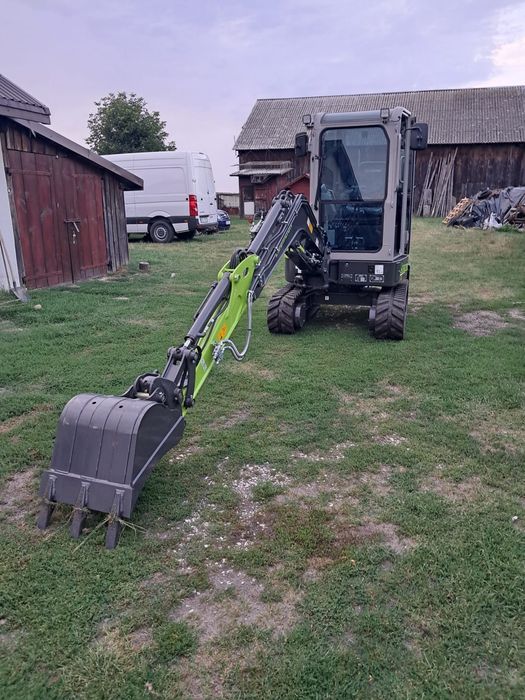 Uslugi mini koparką 2,7T