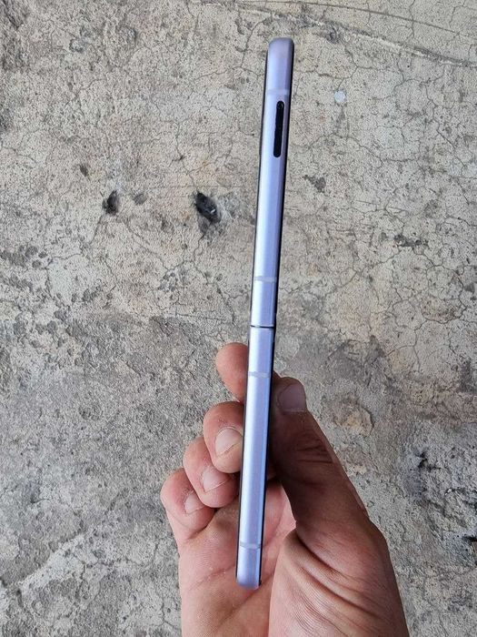 Samsung Z flip3. 8/256