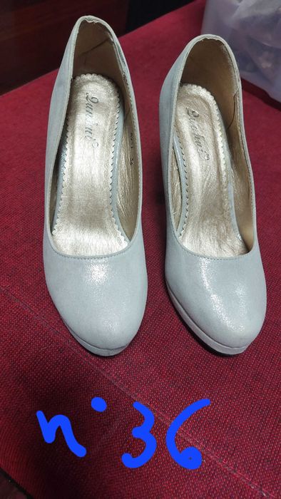 Vários sapatos em muito bom estado.  Alguns nunca foram usados.