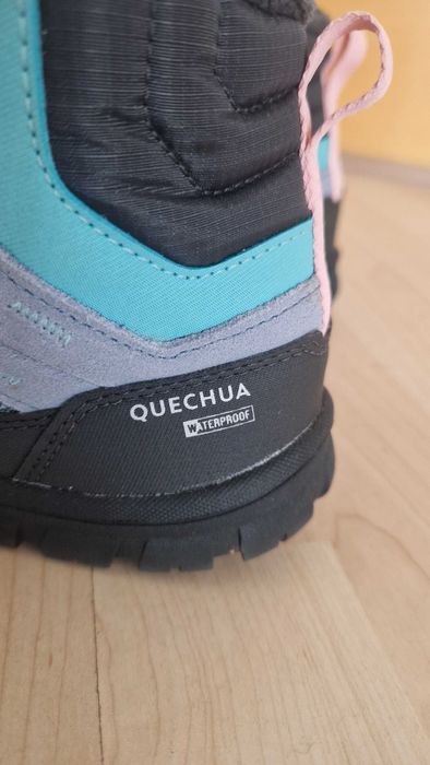 Botas Quechua, waterproof, tamanho 34