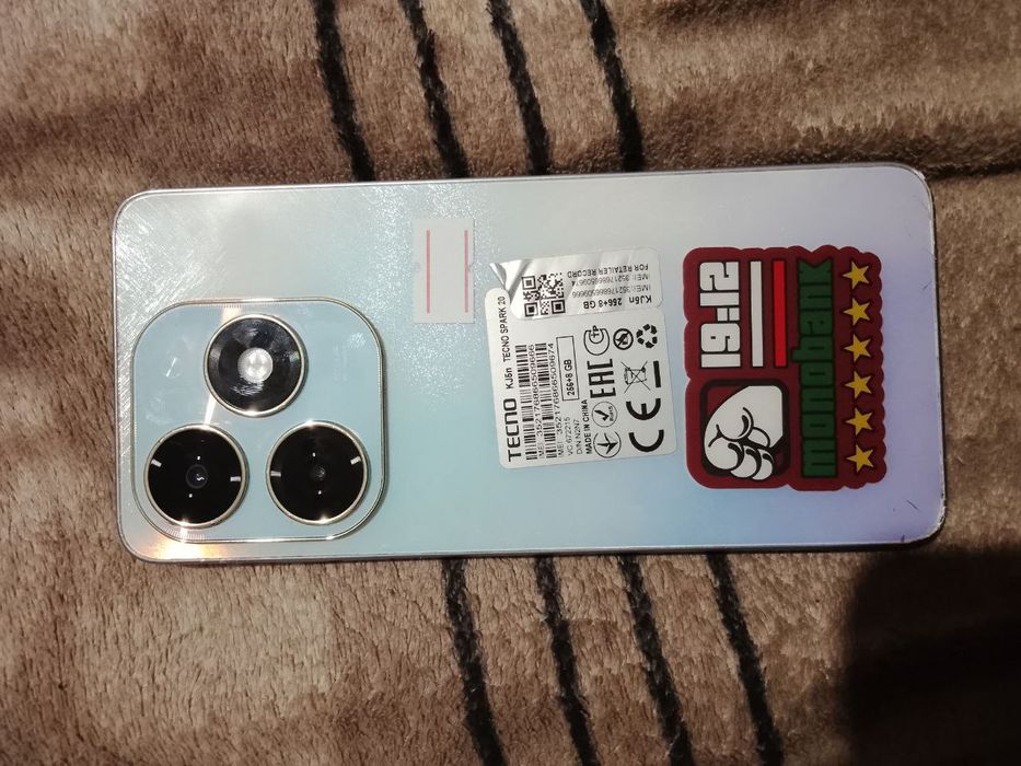 Телефон техно Спарк 20