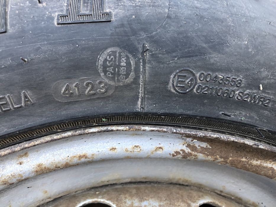 Шини автомобіль нива