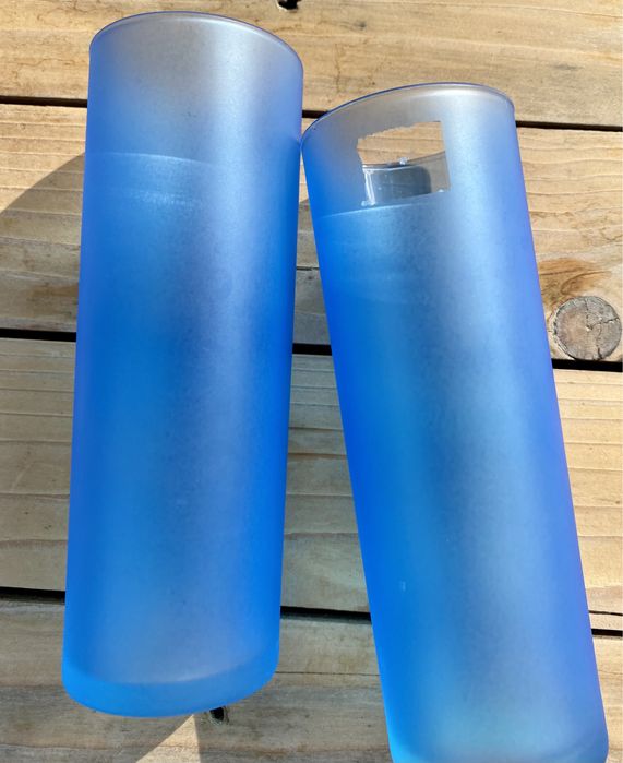 Dwie wysokie szklanki