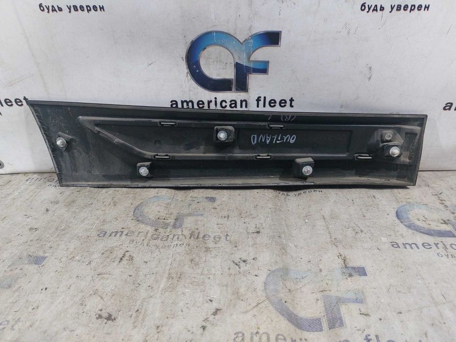 Mitsubishi Outlander 14- Накладка двери нижняя задняя левая /Аутлендер