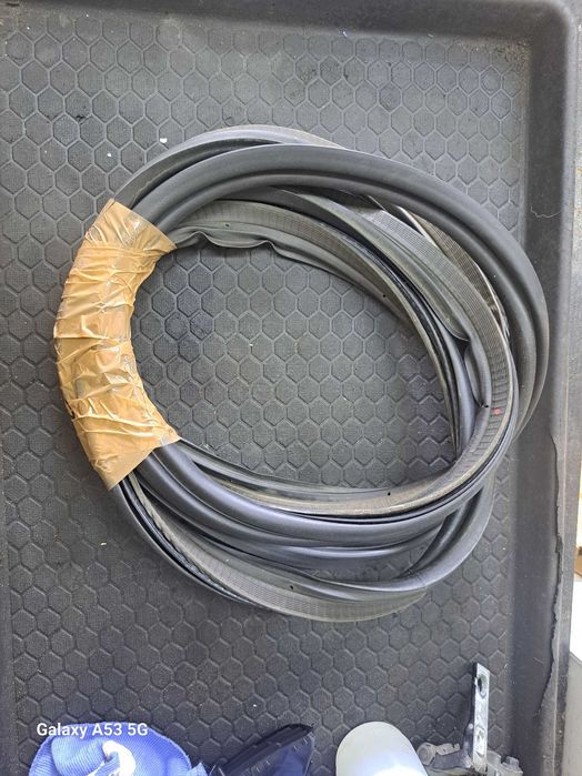 Uszczelka klapy bagażnika Ford C-Max Mk2