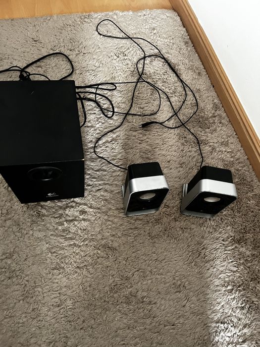 Colunas LogiTech