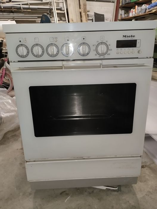 Forno Miéle trifásico modelo de Luxe h 868