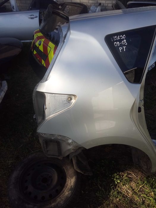 TOYOTA VERSO 09-18 BŁOTNIK ćwiartka prawy tył